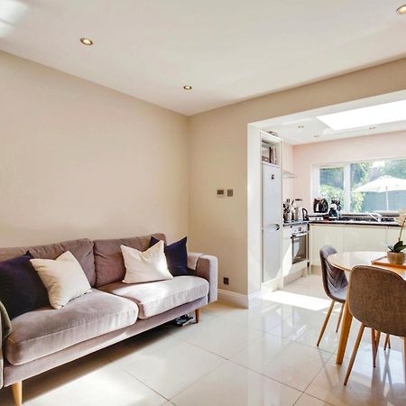 Lovely 2 Bedroom Ground Floor Flat With Garden. لندن المظهر الخارجي الصورة
