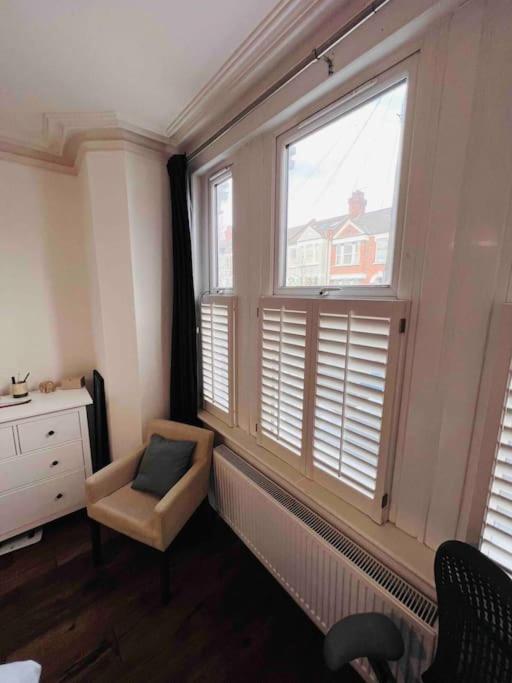 Lovely 2 Bedroom Ground Floor Flat With Garden. لندن المظهر الخارجي الصورة