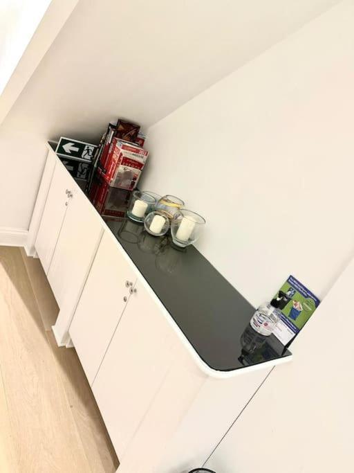 Lovely 2 Bedroom Ground Floor Flat With Garden. لندن المظهر الخارجي الصورة